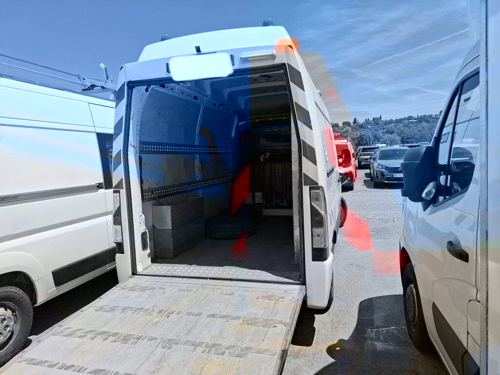 
								Renault Master L2H3 2.3 DCI Grand Comfort full									